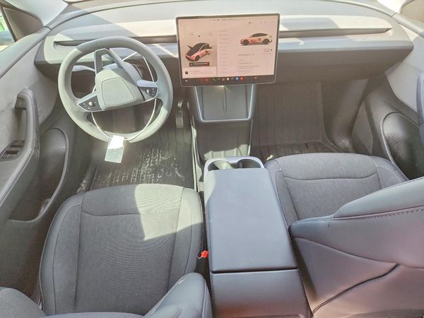 2026 TESLA MODEL Y