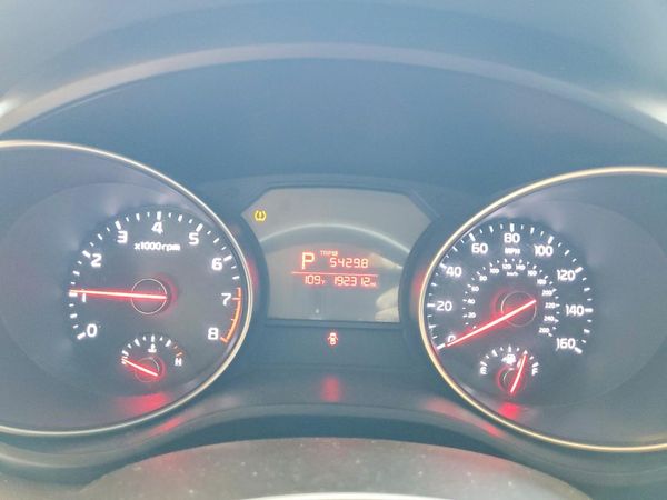 2015 KIA SEDONA GL - Middle-low