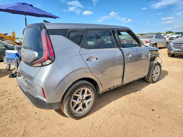 2024 KIA SOUL LX, S