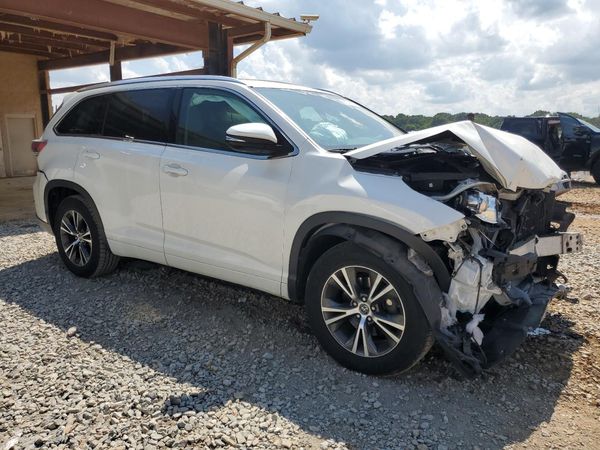 2016 TOYOTA HIGHLANDER