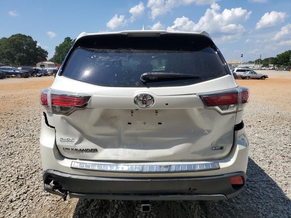 2016 TOYOTA HIGHLANDER