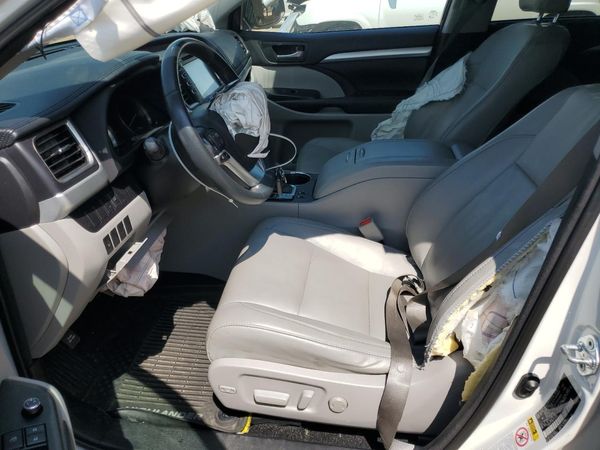 2016 TOYOTA HIGHLANDER