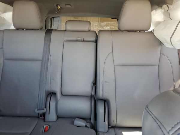 2016 TOYOTA HIGHLANDER