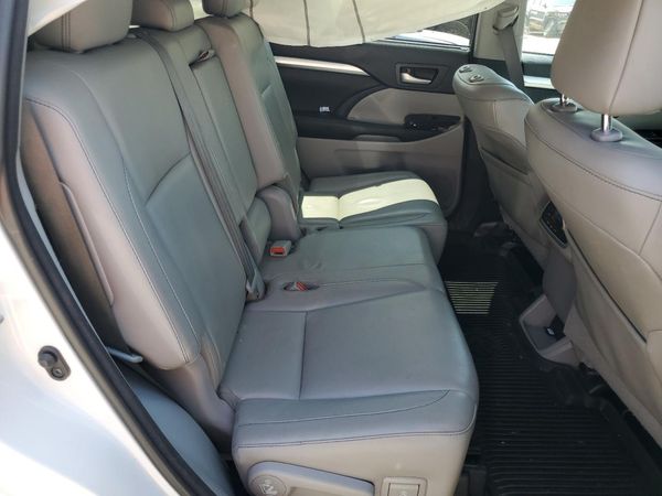 2016 TOYOTA HIGHLANDER