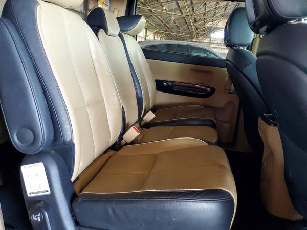 2015 KIA SEDONA GLS - Middle level