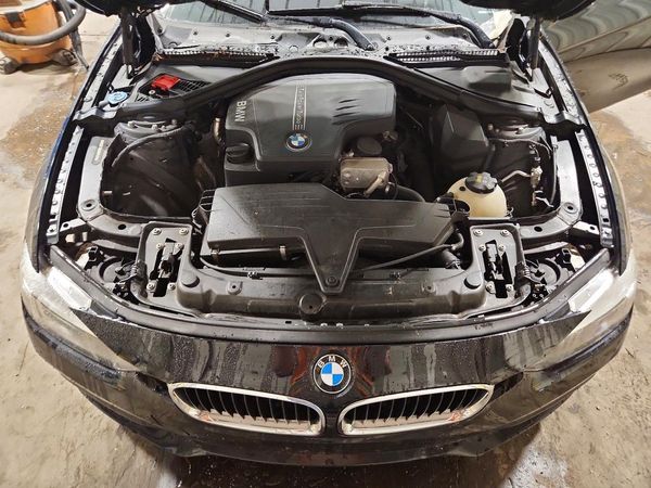 2017 BMW 3 SERIES SA — Engine bay