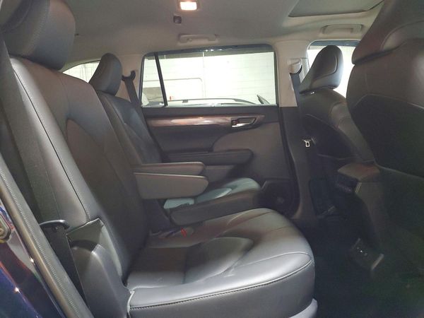 2020 TOYOTA HIGHLANDER Limited