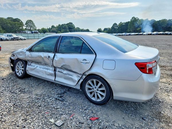 2014 TOYOTA CAMRY