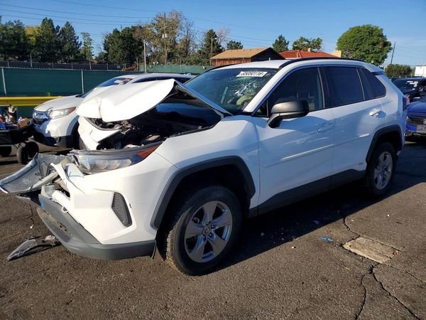 2022 TOYOTA RAV4 LE — Front 3/4