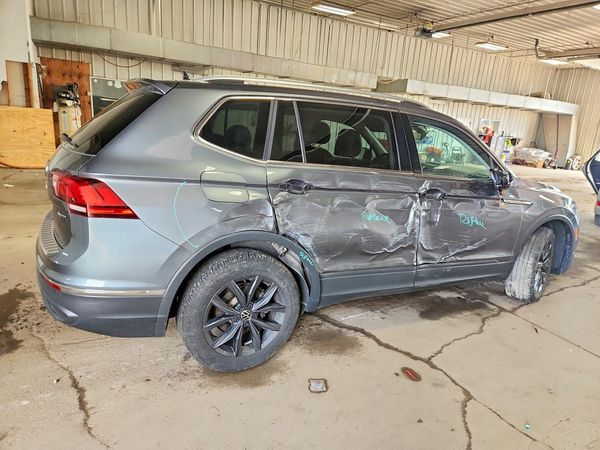 2022 VOLKSWAGEN TIGUAN 4Motion SE