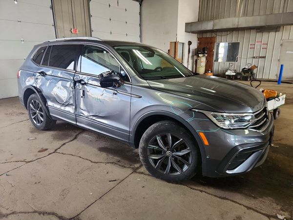 2022 VOLKSWAGEN TIGUAN 4Motion SE