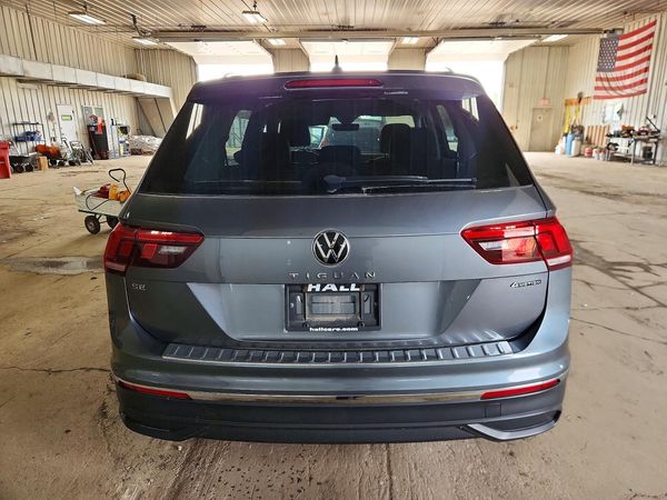 2022 VOLKSWAGEN TIGUAN 4Motion SE