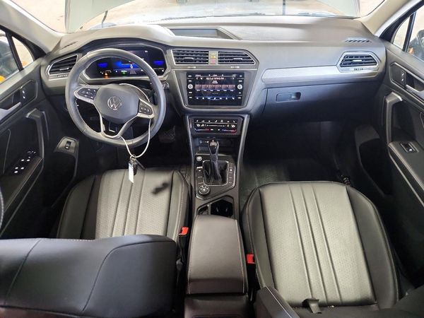 2022 VOLKSWAGEN TIGUAN 4Motion SE