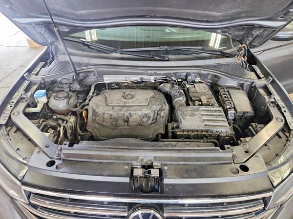 2022 VOLKSWAGEN TIGUAN 4Motion SE