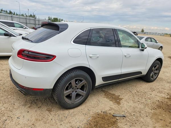2015 PORSCHE MACAN