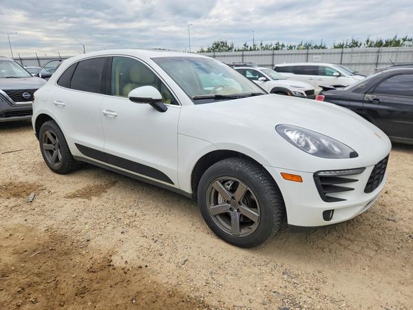 2015 PORSCHE MACAN