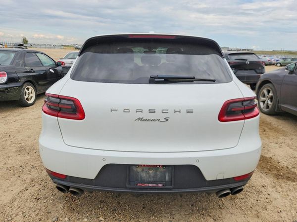 2015 PORSCHE MACAN