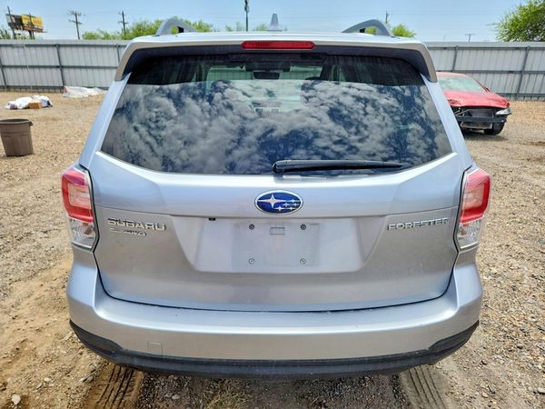 2018 SUBARU FORESTER