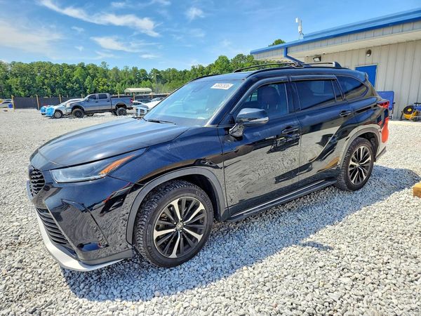 2022 TOYOTA HIGHLANDER