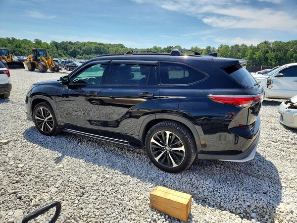 2022 TOYOTA HIGHLANDER XSE