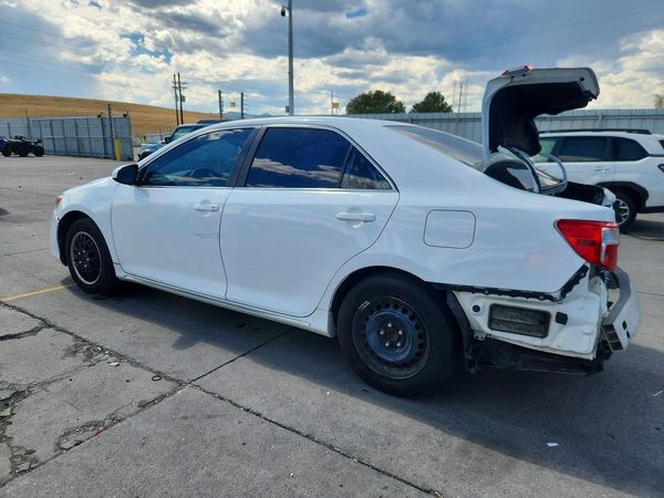 2014 TOYOTA CAMRY