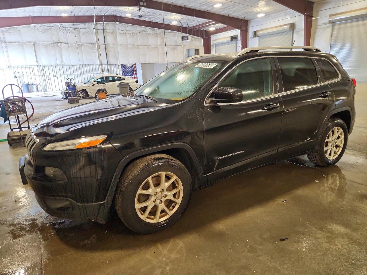 2015 JEEP CHEROKEE Latitude — Front 3/4