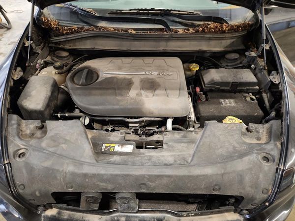 2015 JEEP CHEROKEE Latitude — Engine bay
