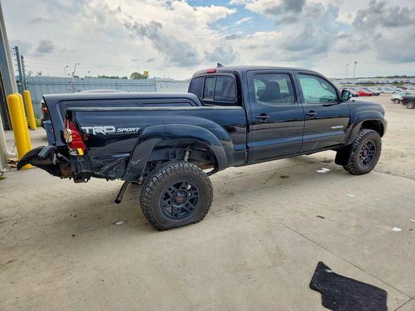 2015 TOYOTA TACOMA