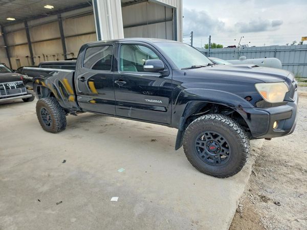 2015 TOYOTA TACOMA