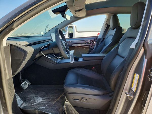 2026 TESLA MODEL Y