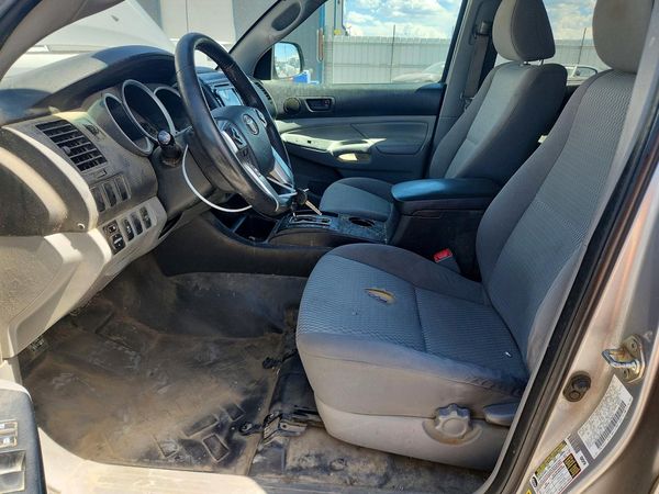 2014 TOYOTA TACOMA Delux Grade