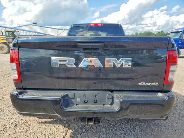 2024 RAM 3500 BIG HORN CREW CAB 4X4