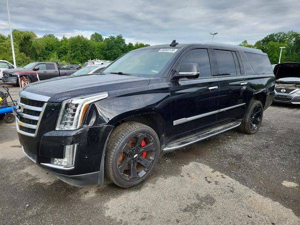 2019 CADILLAC ESCALADE ESV Luxury — Front 3/4