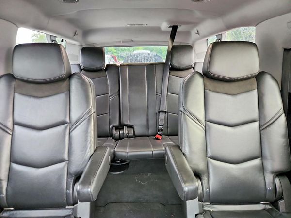 2019 CADILLAC ESCALADE ESV Luxury — SUVN