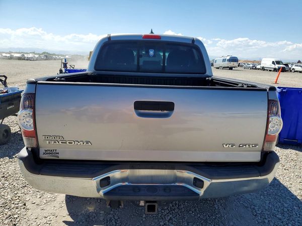 2015 TOYOTA TACOMA Delux Grade