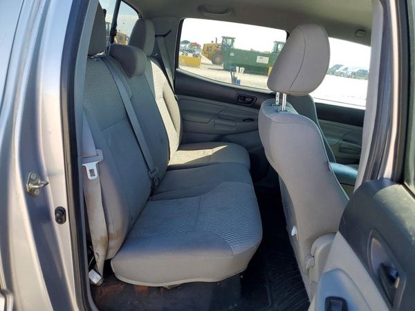 2015 TOYOTA TACOMA Delux Grade