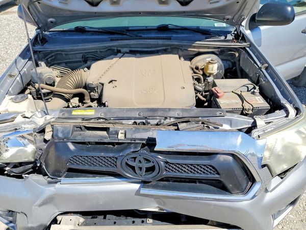 2015 TOYOTA TACOMA Delux Grade