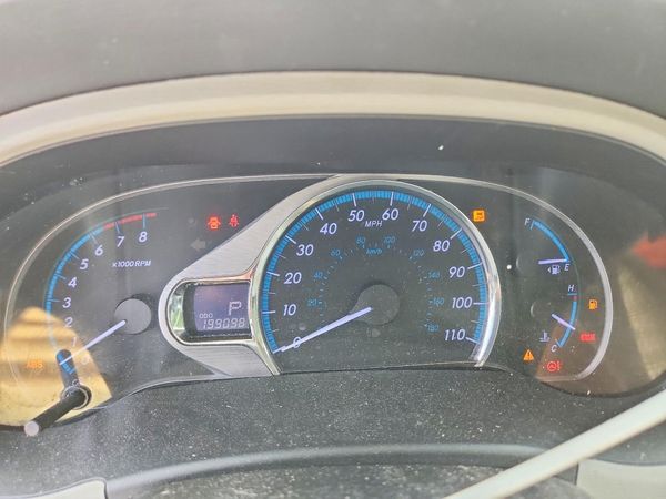 2012 TOYOTA SIENNA