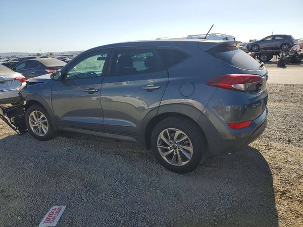 2017 HYUNDAI TUCSON SE (no options)
