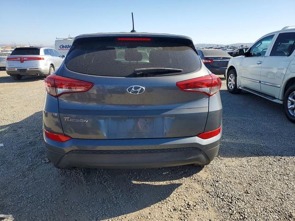 2017 HYUNDAI TUCSON SE (no options)