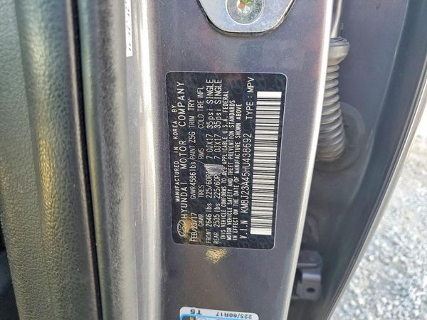 2017 HYUNDAI TUCSON SE (no options)