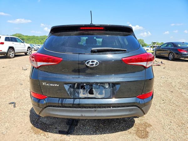 2017 HYUNDAI TUCSON SE (no options)