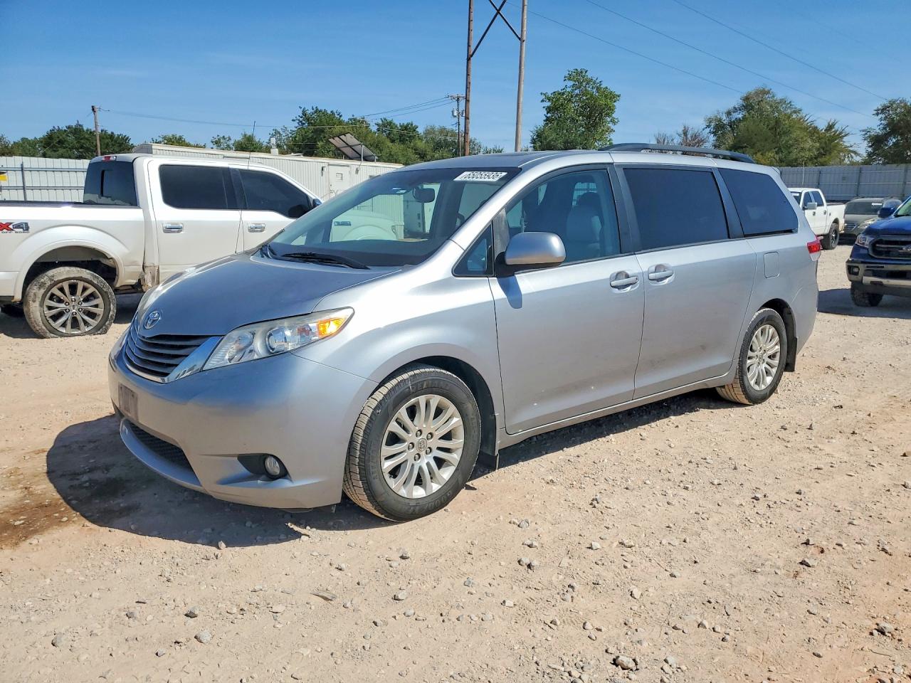 2013 TOYOTA SIENNA