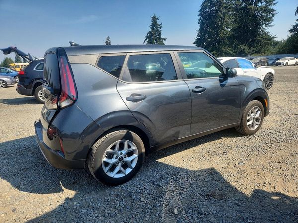 2023 KIA SOUL LX, S