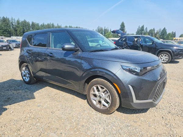 2023 KIA SOUL LX, S
