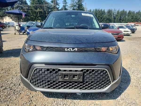 2023 KIA SOUL LX, S