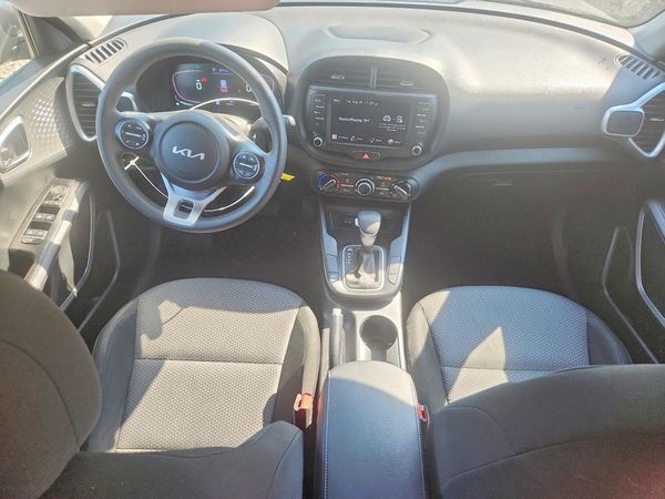 2023 KIA SOUL LX, S