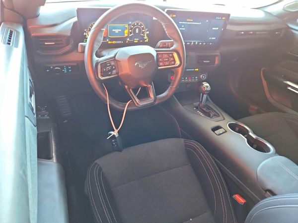 2025 FORD MUSTANG I4