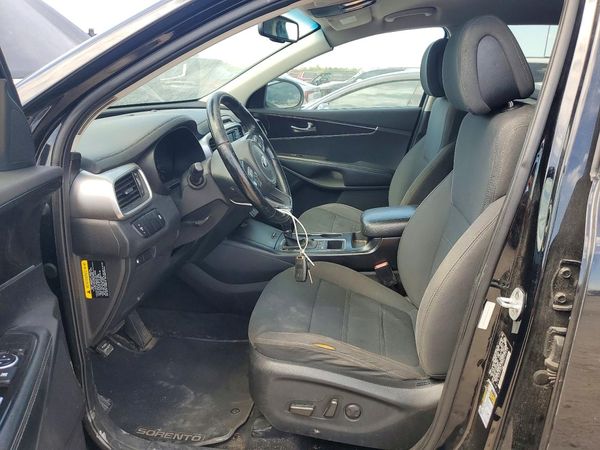 2016 KIA SORENTO L / LX