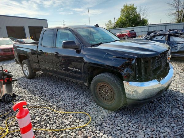 2018 CHEVROLET SILVERADO LT — Passenger 3/4